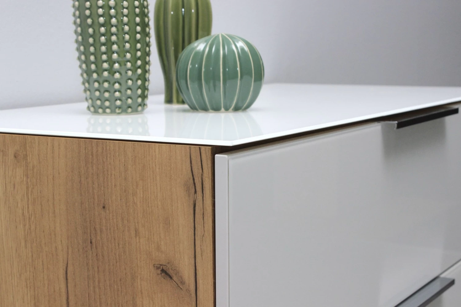 Commode Dudek 83cm Met 2 Deuren & 1 Lade - Wit/eik 4 Commode Dudek 83cm Met 2 Deuren & 1 Lade - Wit/eik - Afbeelding 2